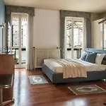 Apartman Elegant Luxury In Historic Center - M2
